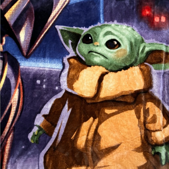 Star Wars “The Mandalorian Vintage Child” Throw Blanket Faux Fur Super Soft Warm - Picture 4 of 12